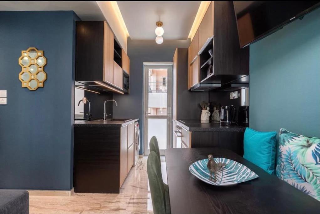 Artistic Apt In Vibrant Gazi With Large Terrace By Ghh Athens Luaran gambar