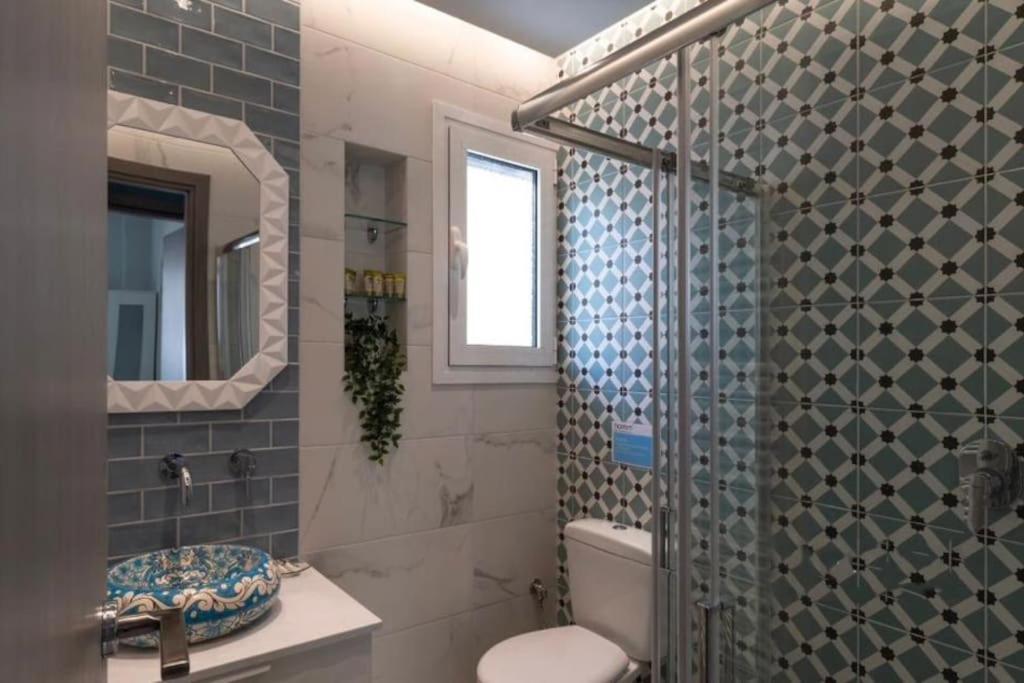 Artistic Apt In Vibrant Gazi With Large Terrace By Ghh Athens Luaran gambar