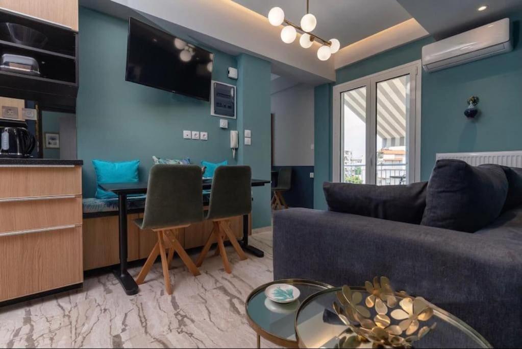 Artistic Apt In Vibrant Gazi With Large Terrace By Ghh Athens Luaran gambar