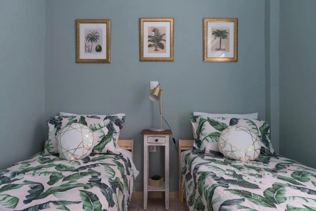 Artistic Apt In Vibrant Gazi With Large Terrace By Ghh Athens Luaran gambar