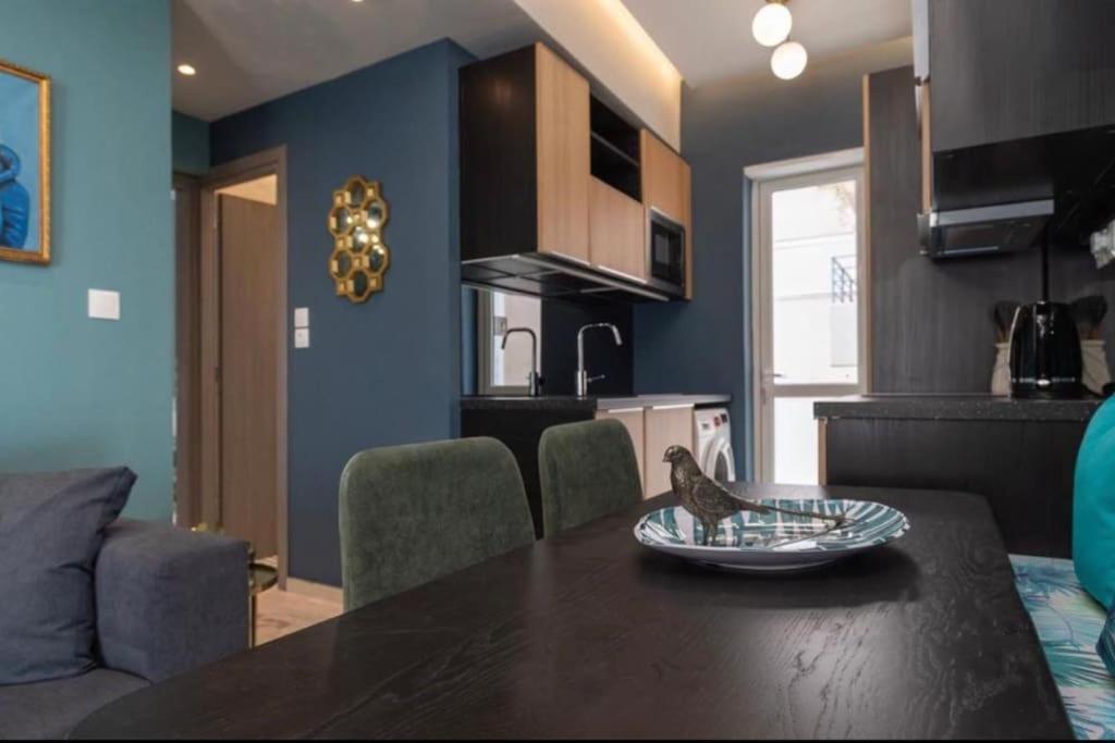 Artistic Apt In Vibrant Gazi With Large Terrace By Ghh Athens Luaran gambar