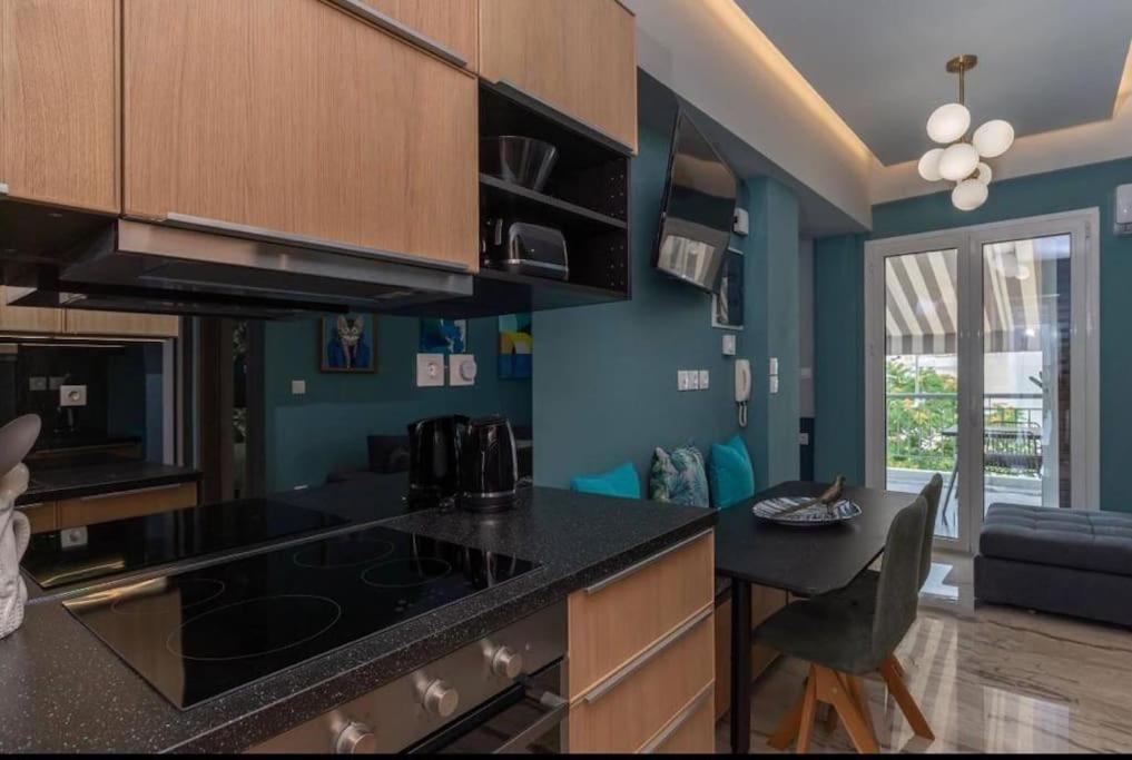 Artistic Apt In Vibrant Gazi With Large Terrace By Ghh Athens Luaran gambar